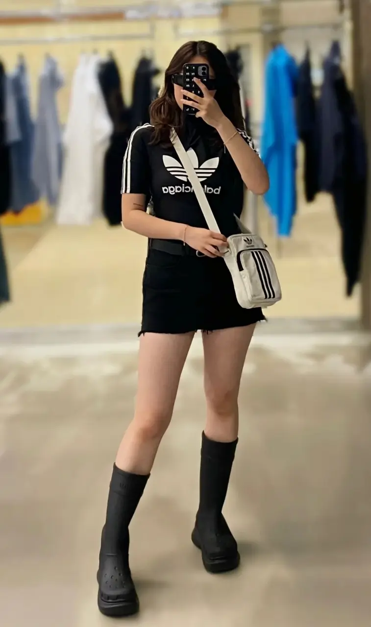 Balenciaga x Adidas Collaboration Shoulder Bag Three-Bar Black Leather Unisex - Image 10
